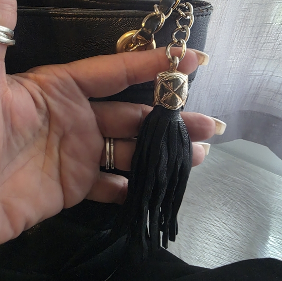 CHANEL Authentic Vintage Black Quilted Lambskin Leather Grand Shopping Tote Bag - Picture 4 of 8